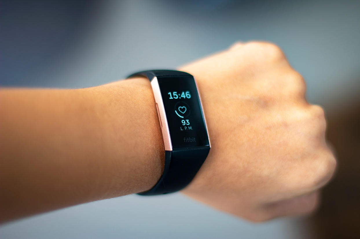 Verlengen Door viering Stanford Medicine scientists hope to use data from wearable devices to  predict illness, including COVID-19 | News Center | Stanford Medicine