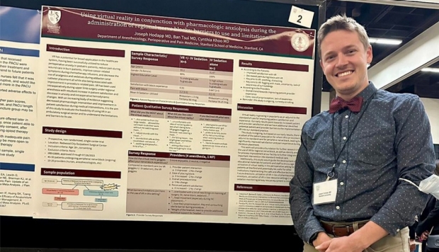 Stanford Resident Joseph Hodapp presenting poster at 2023 WARC Conference