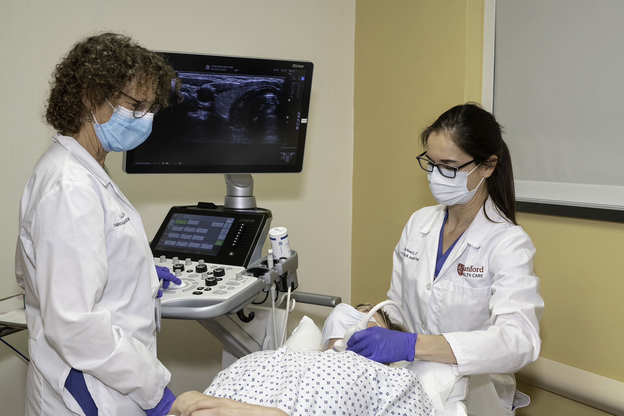 Stanford Health Care introduces new, less invasive treatment for benign thyroid nodules
