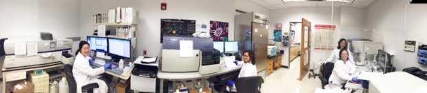 panoramic photo of interior of the Flow Cytometry lab