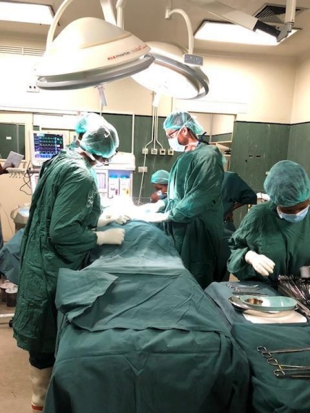Dr. Jaramillo performing surgery in Zimbabwe