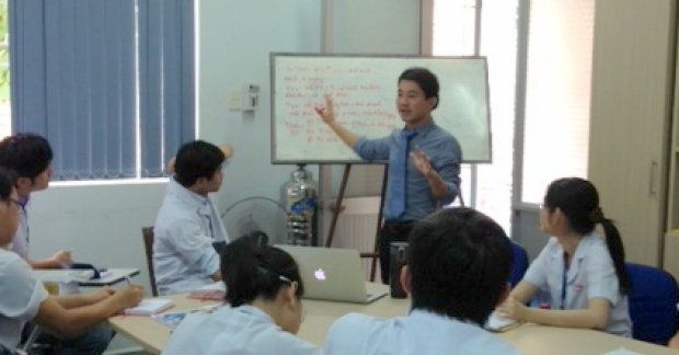 Dr. Trung Pham teaching in HMC, Vietnam
