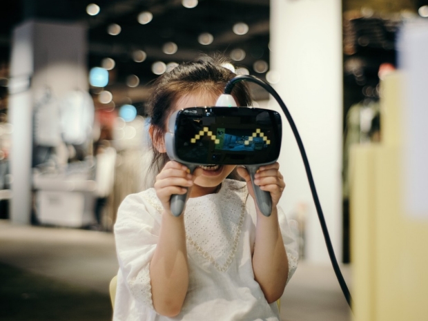 girl with vr headset