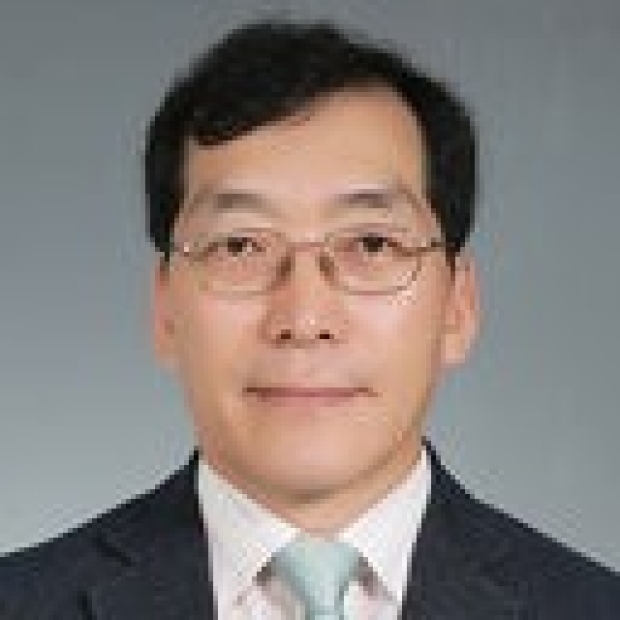 Professor Koo Jeong Kang