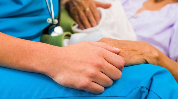 Study shows ethnicity does not predict type of end-of-life care patients want