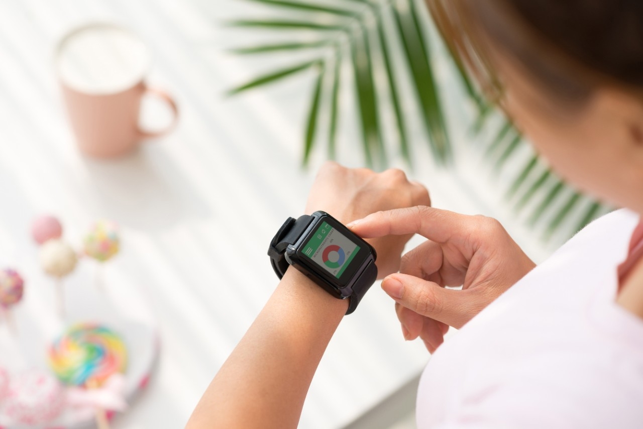 Digital health tracking tools help individuals lose weight, study finds, News Center