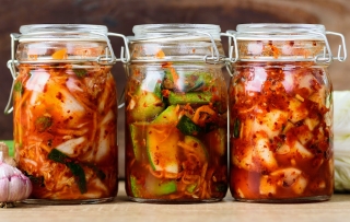 A fermented-food diet increases microbiome diversity and lowers inflammation, Stanford study finds – Stanford Medicine