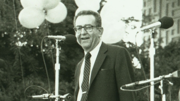 Former Stanford School of Medicine dean David Korn dies at 91