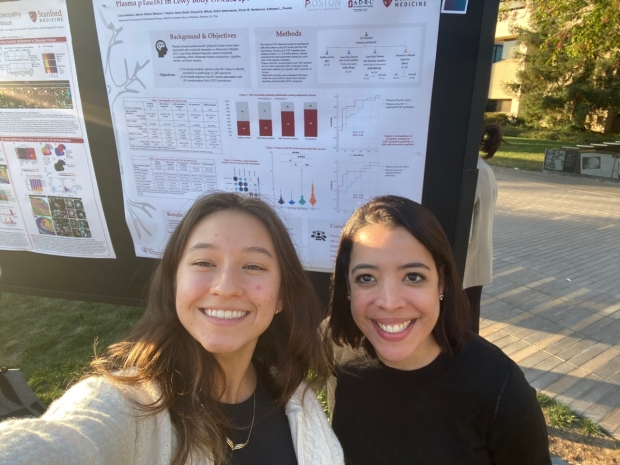Alena (left) and Carla (right) at the 2022 Wu Tsai Neuroscience Symposium