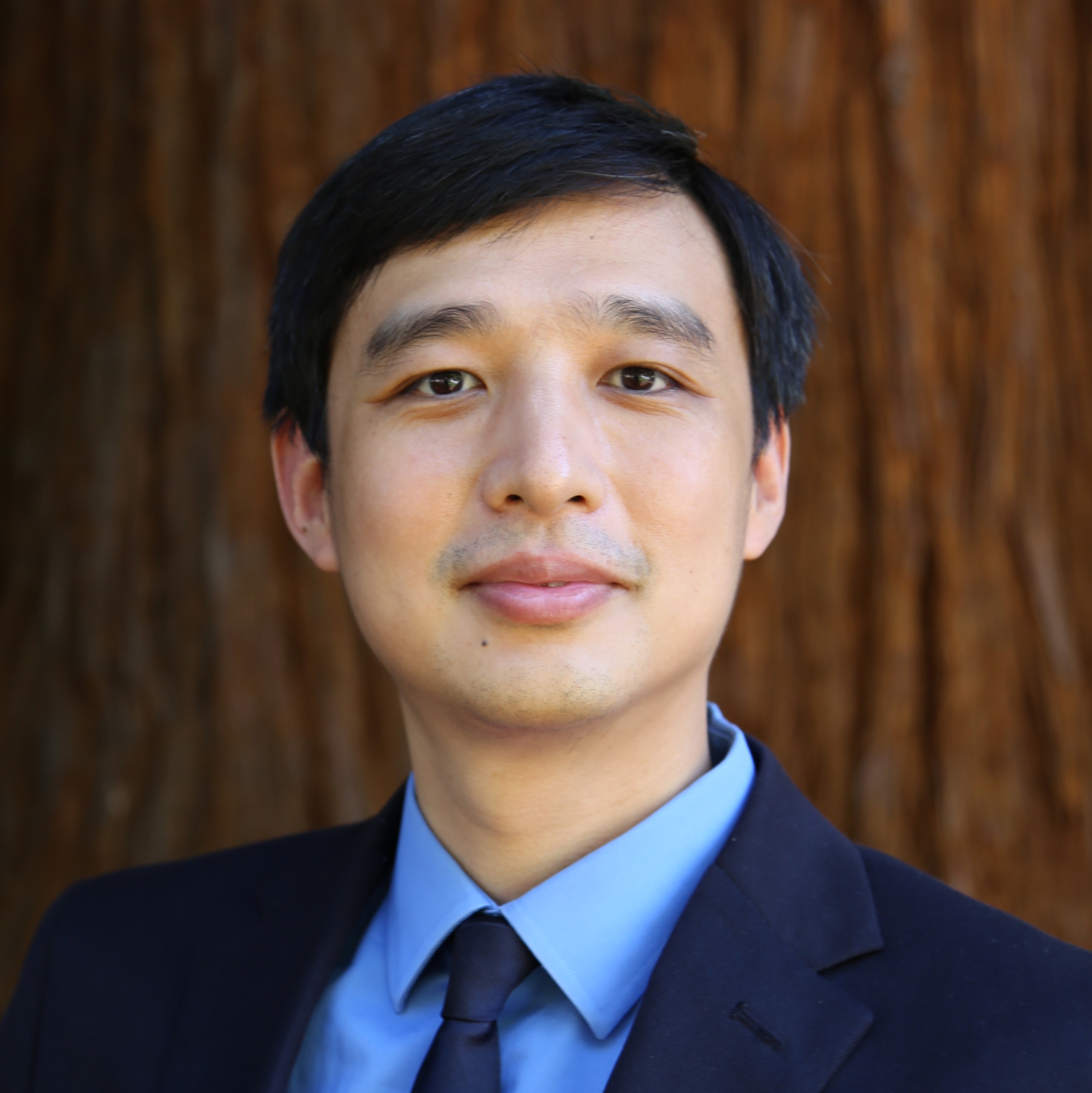 Portrait of Ruben Luo, PhD instructor in Pathology
